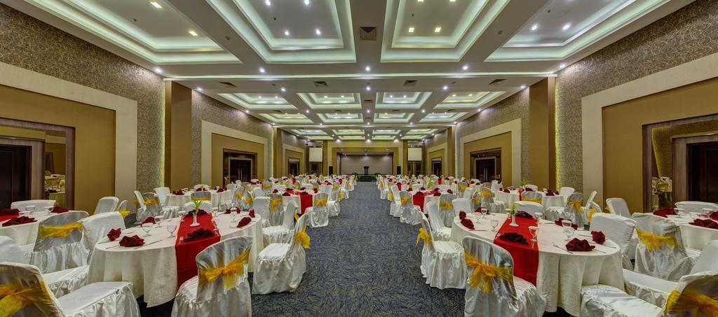 Horison Hotel Pematang Siantar Exterior photo
