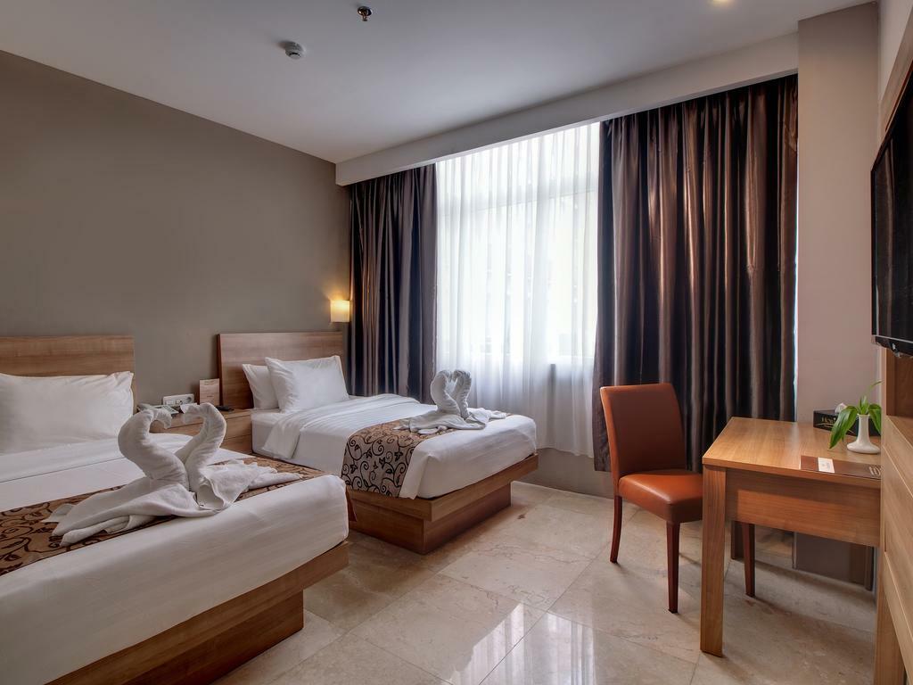 Horison Hotel Pematang Siantar Exterior photo
